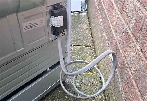 what cable to connect cooker
